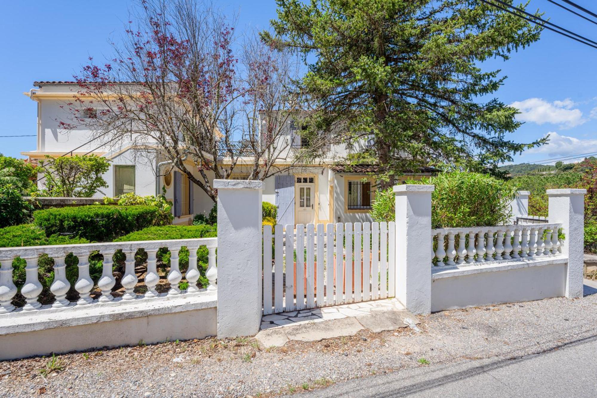 Residence Les Ecureuils Greoux-les-Bains Exterior photo